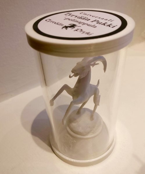 Product image of  Tyrvään Pukki -yleispelinappulat (valkea ja musta, yht. 2 kpl)