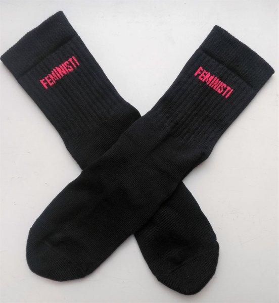 Product image of Mustat Feministi-sukat pinkillä tekstillä, koko 40-42