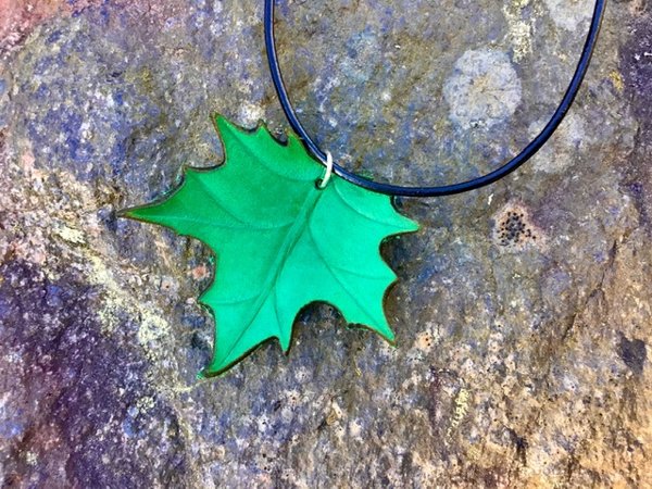 Product image of  Vaahteranlehtiriipus - vihreä