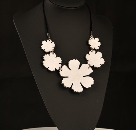 Product image of  Kukkakääty, iso - valkoinen