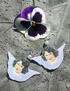 Product image of  Lapsuudenenkeli korvakorut