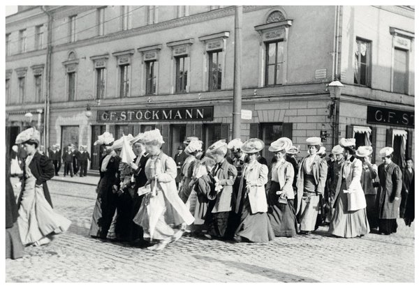 Product image of Postikortti - Naisten marssi