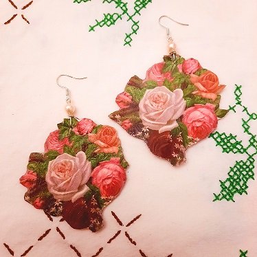 Product image of  Ruusukiiltokuva korvakoru TARJOUS!!!