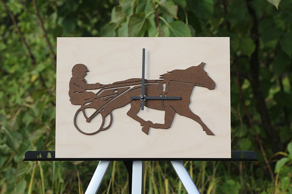 Product image of  Seinäkello, ravihevonen