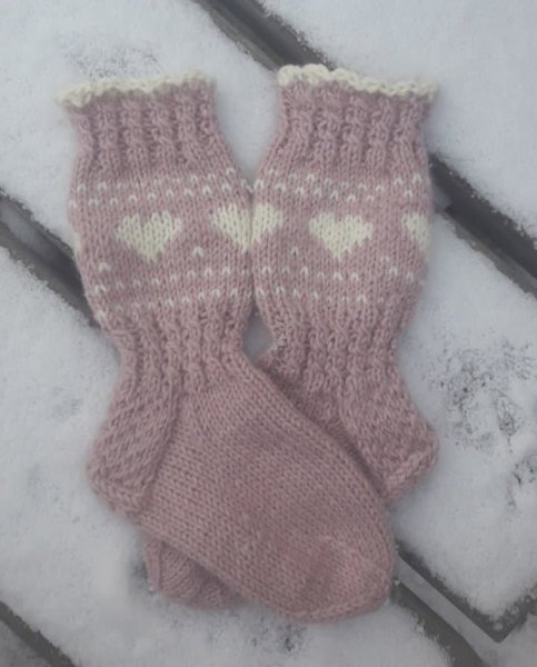 Product image of  Vaaleanpunaiset villasukat sydämin koristeltuina!