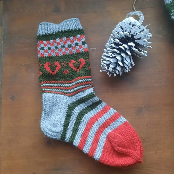 Product image of  VILLASUKAT joulun lumoissa vihreä