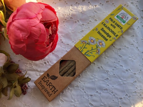 Product image of  Earth Inspired Palo Santo & kamomilla suitsukke