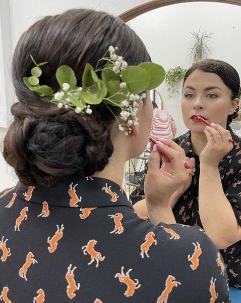 Product image of  Henkilökohtainen meikkiopastus 1h