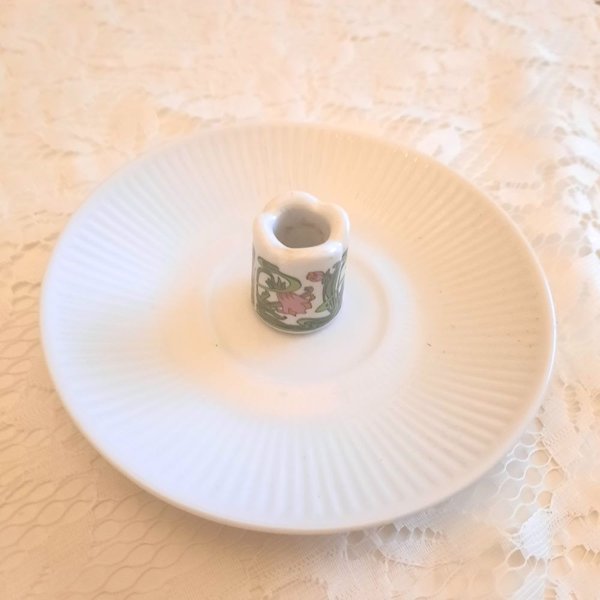 Product image of  Kynttilätassi keraamisella kukkaholkilla