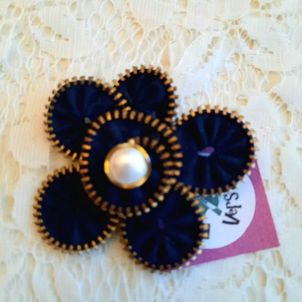 Product image of  Vetoketju kukka rintakoru