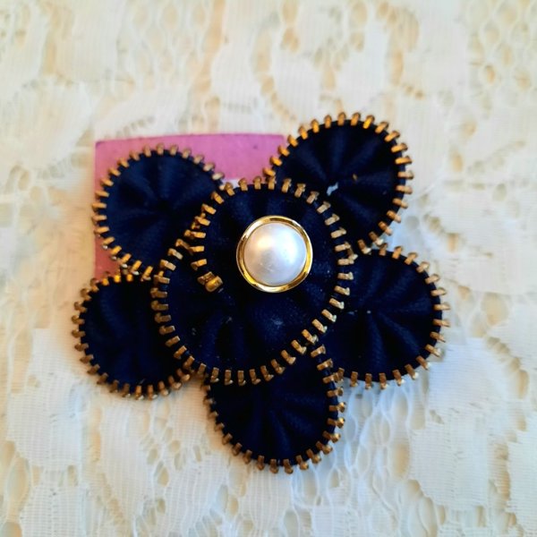 Product image of  Vetoketju kukka rintakoru