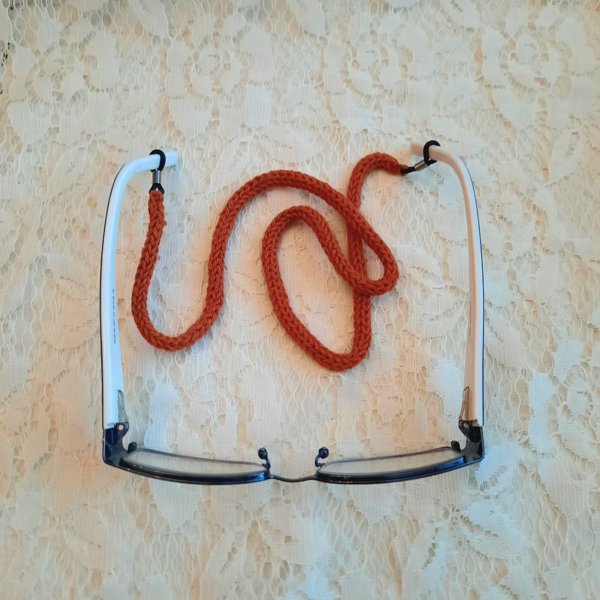 Product image of  Silmälasinauha punaruskea TARJOUS!!!