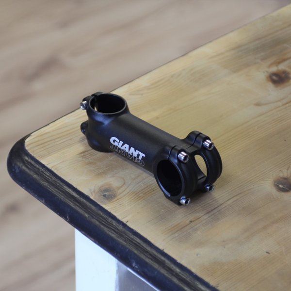Product image of  Giant -ohjainkannatin, 100mm, 1 1/8", 31,8mm