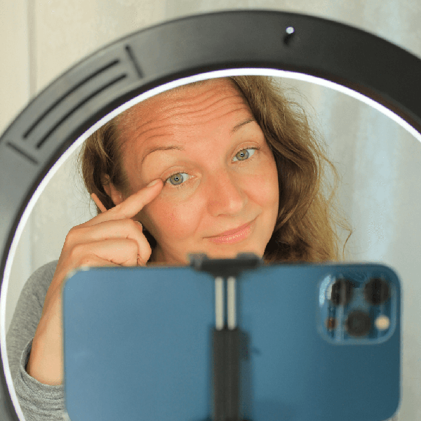 Product image of  Henkilökohtainen meikkivideo.