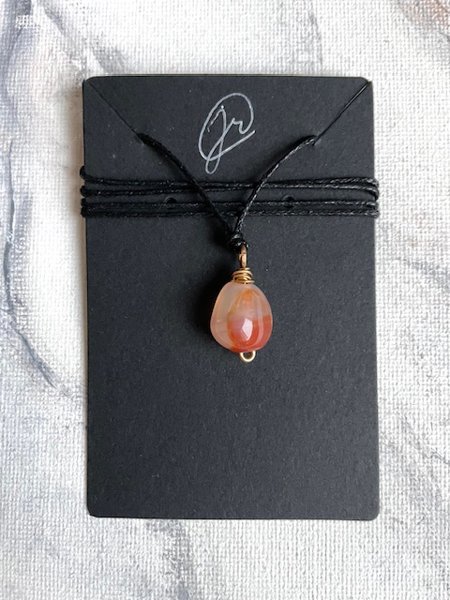 Product image of  Akaatti kivihelmi -kaulakoru