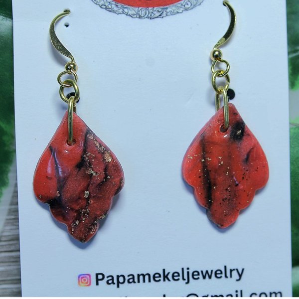 Product image of  Läpikuultava punainen marmori 1 I Korvakoru