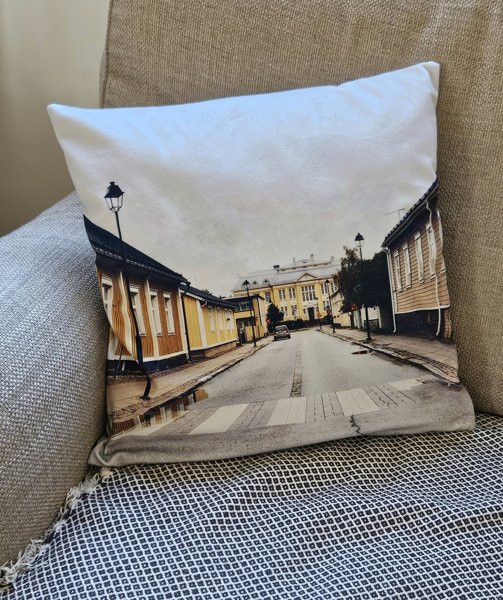 Product image of  Koulukadulla tyynynpäällinen värikäs