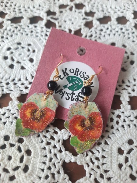 Product image of  Kimalteiset Orvokit
