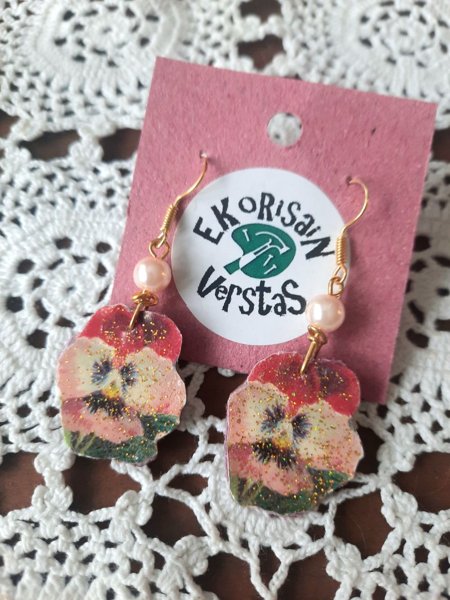 Product image of  Kimalteiset Orvokit