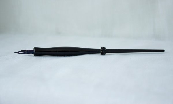 Product image of Aloituspaketti kalligrafiaan – hiusterä