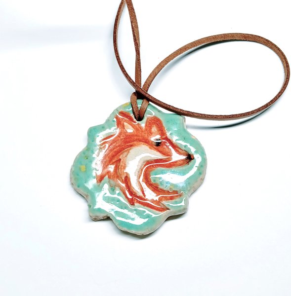 Product image of Keraaminen koru.