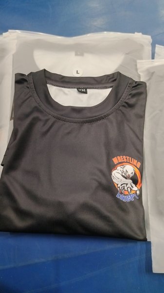 Product image of  L Musta tekninen T- paita