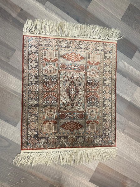 Product image of  Käsinsolmittu silkki matto 60*42