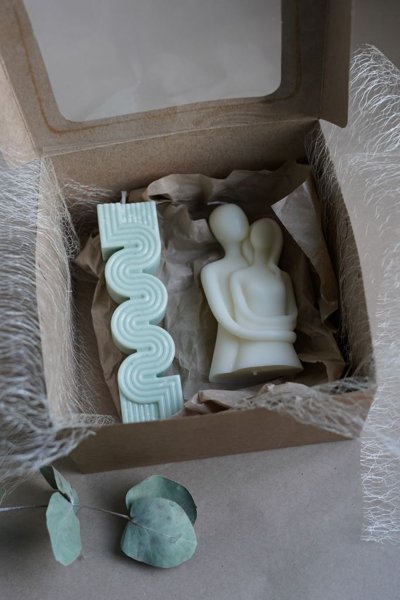 Product image of Lahjapakkaus kynttilöitä “Halaus”