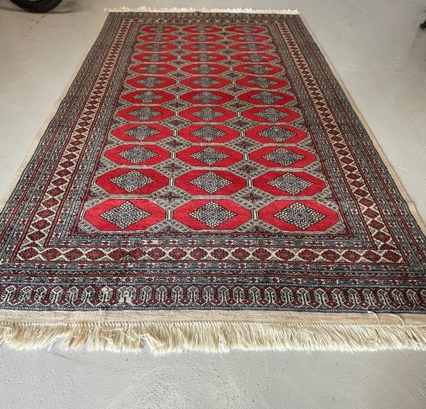 Product image of  Aito käsinsolmittu matto 250x160