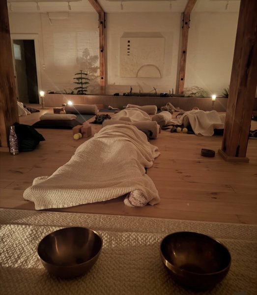 Product image of  Flow & Yin -joogailtapäivä sunnuntaina 7.12 klo 13-16