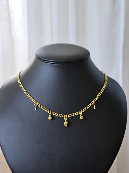 Product image of  Kullanvärinen amuletti kaulakoru