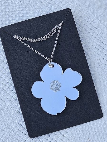 Product image of  Lempi hopeanvärinen kaulakoru