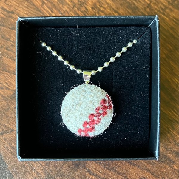 Product image of  Kudottu kaulakoru, suomalainen lampaanvilla, beige