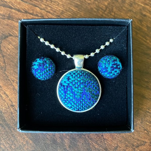 Product image of  Kaulakoru + korvakorut, vaalea petrooli/tummansininen