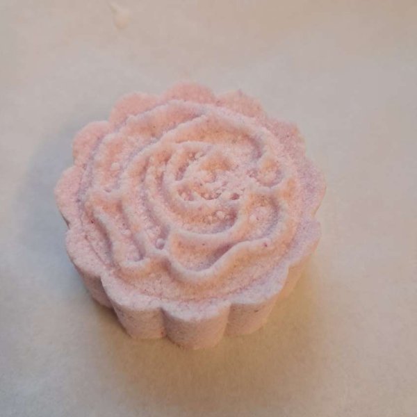 Product image of  Lumous jalkakylpykukka 33g