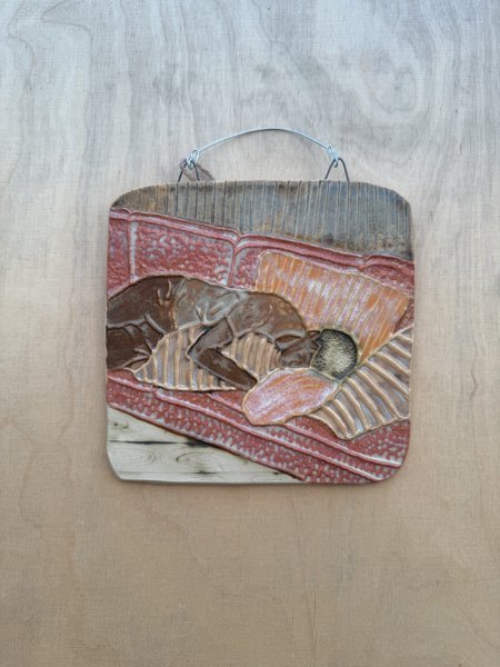 Product image of  Nukkuja Sohvalla - ruskeat ja vaaleanpunaiset