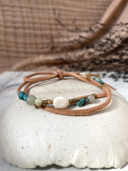 Product image of  Turkoosi/magnesiitti/Burman jade/amatsoniitti 59 cm