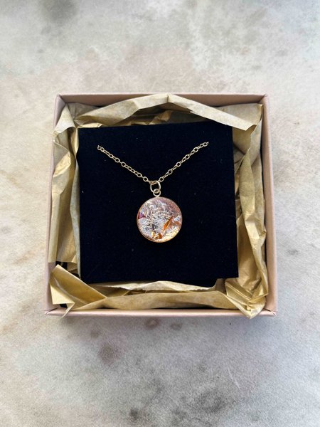 Product image of  GOLDEN HEART - Taide kaulakoru