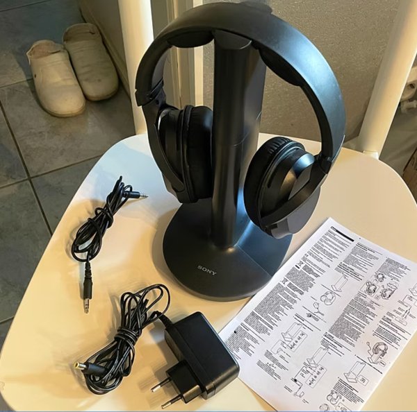 Product image of  Sony MDR-RF865R langattomat kuulokkeet (uudet akut + tarvikkeet)