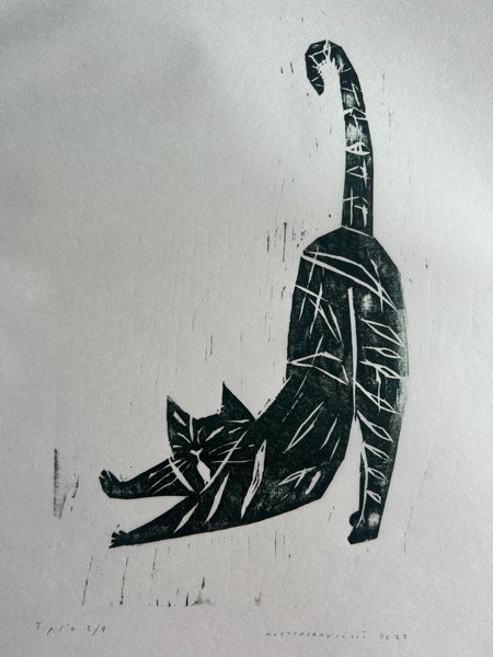 Product image of  Venyttelevä musta kissa puupiirros 2/9