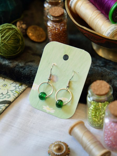 Product image of Uniikit kierrätyskorvakorut – kauneutta kestävästi