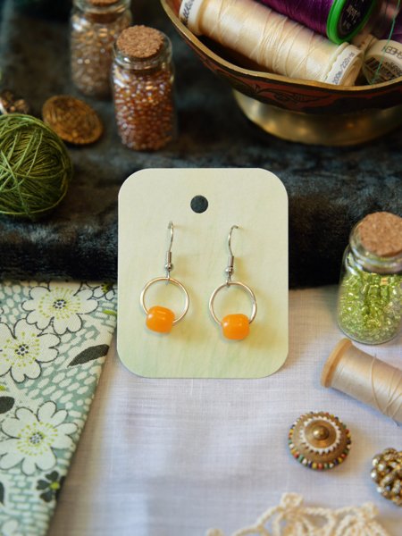 Product image of Uniikit kierrätyskorvakorut – kauneutta kestävästi