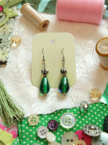 Product image of Uniikit kierrätyskorvakorut – kauneutta kestävästi