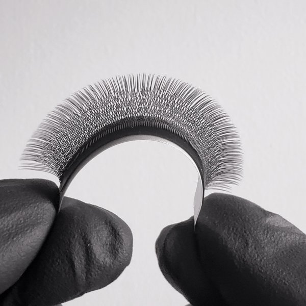 Product image of 3D W-Shaped Volume Lashes – D Curl | 8 mm | 0.07 | 16 Lines