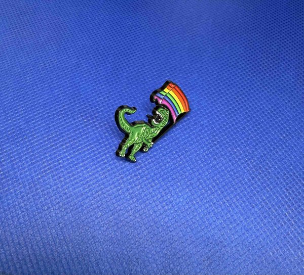 Product image of  🦖 Dino Pride -pinssi (1 kpl)