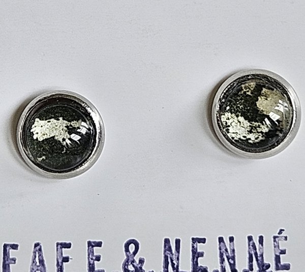 Product image of  Mustavalkoinen Art mininappikorvakoru