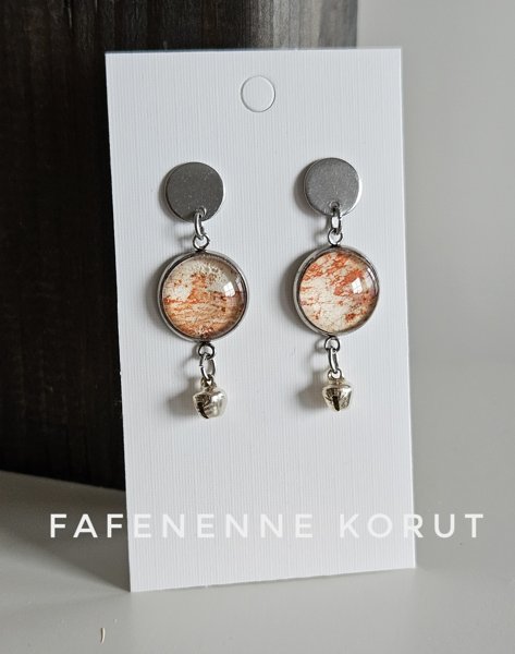 Product image of Punasävyinen Art koru hopeapallolla