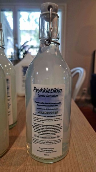 Product image of  No 8 - Lovely Geranium -pyykkietikka