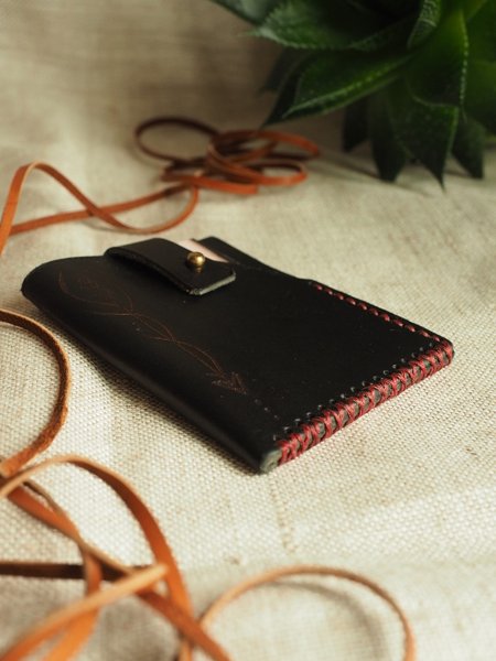 Product image of  Korttikätkö - nahkainen korttikotelo