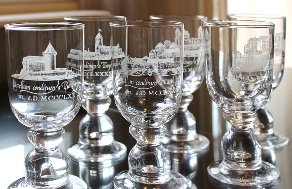 Product image of  Oiva Toikka – Linna-sarja, 6 kpl keräilykristallilaseja